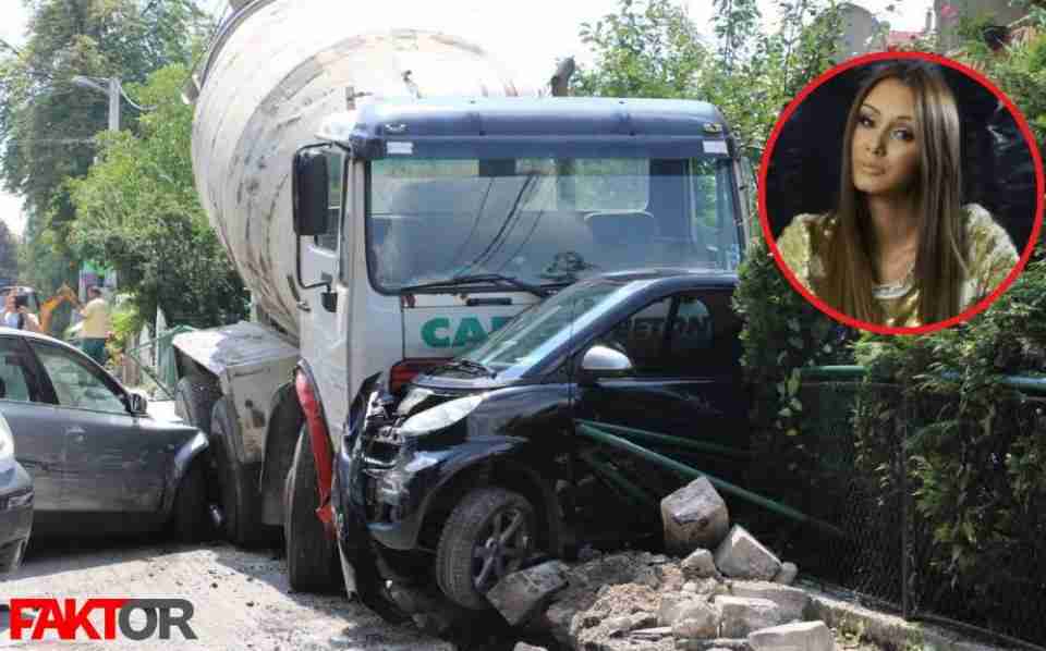 Sudar u Sarajevu: Mješalica udarila u automobil Verene Cerovine, pjevačica povrijeđena!