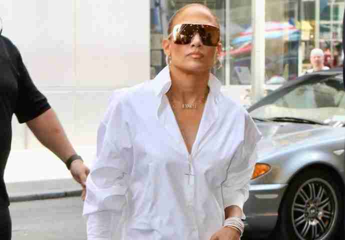 To smije samo ona: Jennifer Lopez New Yorkom prošetala bez hlača, SVI SU GLEDALI SAMO U OVO!