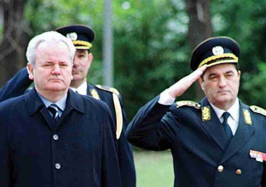 RATNI ZLOČINAC PAVKOVIĆ PREDSJEDNIKU SRJ KOŠTUNICI: „Da oborimo helikopter s Miloševićem?“