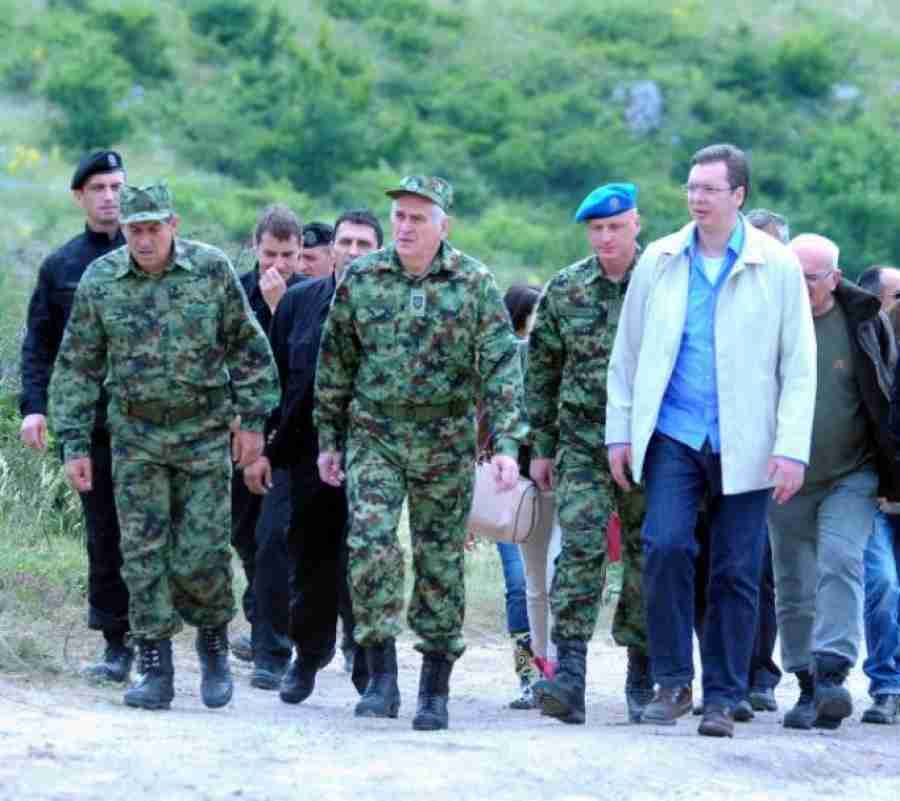 Srbija kreće u veliko naoružavanje, Vučić najavio: Kupujemo moćne ‘barjaktare’ od Turske, nikom ne prijetimo
