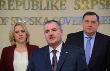 Višković kaže da je ovo trenutak za novi ustav RS jer su se promijenile ‘geopolitičke prilike’. U zadnjih pet dana skoro cijeli svijet ih upozorio