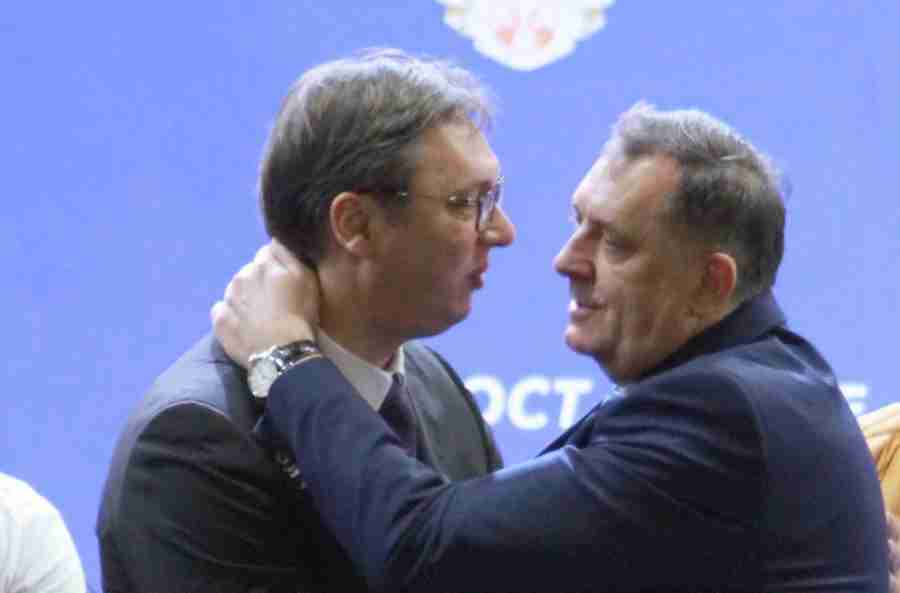 Dodik vrši veliki pritisak na Vučića da Srbija prestane priznavati Schmidta za visokog predstavnika