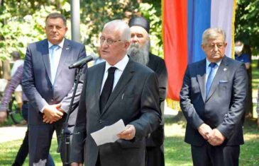 ZLOGLASNI AKADEMIK BEĆKOVIĆ PRIJETI KRVOPROLIĆEM: “Posljednji čas je da se i u Crnoj Gori desi ono što se još nije desilo jedino u njoj”