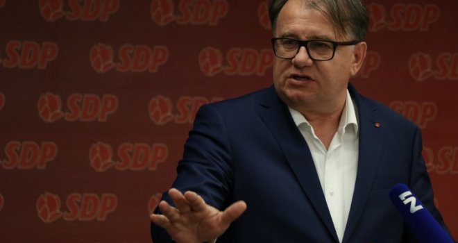 LIDER SDP-a NAKON PRESUDE U PREDMETU “RESPIRATORI”: “Nikad nisam izrekao tvrdnju kako priželjkujem ili očekujem osuđujuću presudu, Novalić i ostali…”