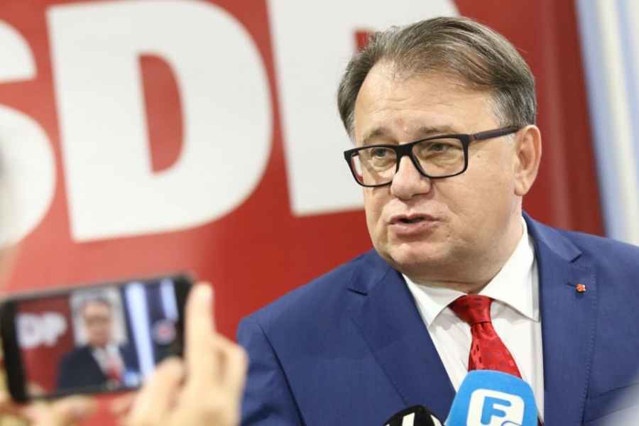 OTVORENO PISMO LIDERA SDP-a: Nikšić traži od Schmidta da nametne rješenja koja će uravnotežiti ulogu Vijeća naroda RS-a i Doma naroda FBiH