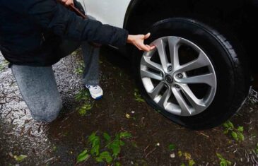 VOZAČI, SPREMITE NOVAC, KAZNE SU PAPRENE! Novo pravilo važi od PRVOG NOVEMBRA, a svi moraju da ga POŠTUJU