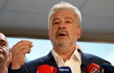 “SAD DA NAS SPIČI ZEMLJOTRES, NE BISMO ZNALI…“: Crna Gora se valja od smijeha nakon riječi mandatara Krivokapića