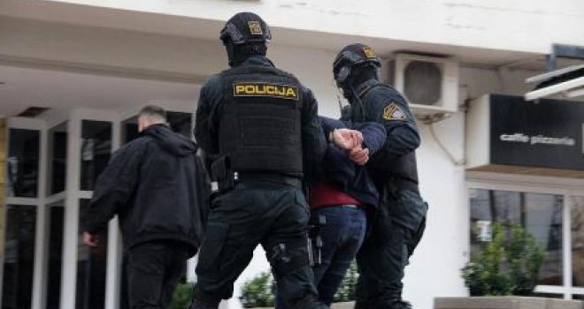 POLICIJA NA NOGAMA: Pretreseno 10 lokacija u Sarajevu i Kaknju, uhapšeno šest RAZBOJNIKA koji su…