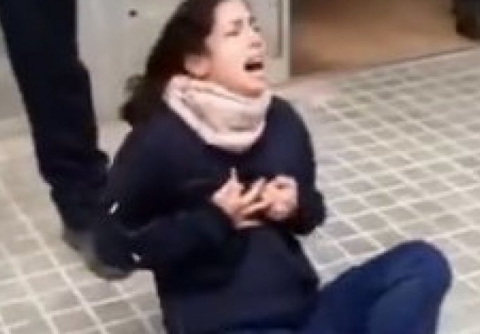 HOROR ISPRED KOVID AMBULANTE: Policija savladala ženu elektro-šokerom!