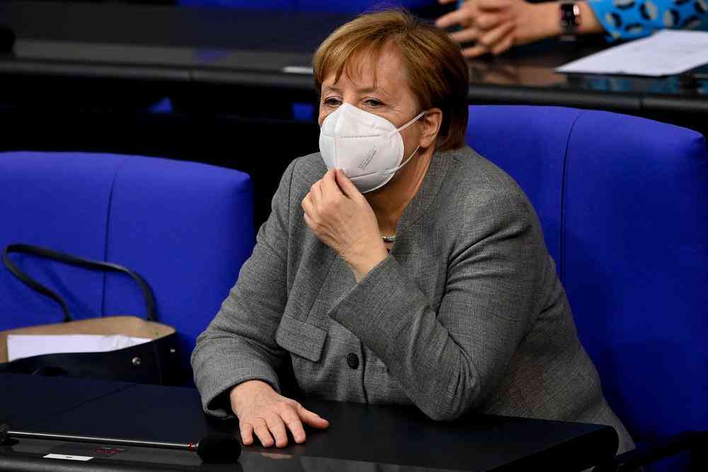 MJERE U NJEMAČKOJ: Merkel želi lockdown, njenog nasljednik pitali o obaveznom cijepljenju: ‘Nije isključeno…‘