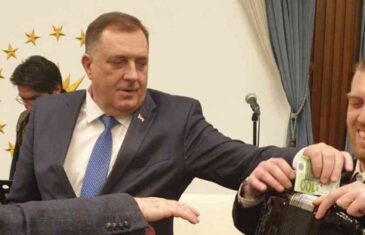 HRVATSKI MEDIJI U NEVJERICI: “Dodik na Erdoganovom razularenom tulumu harmonikašima gurao novčanice od 100 eura u instrumente”