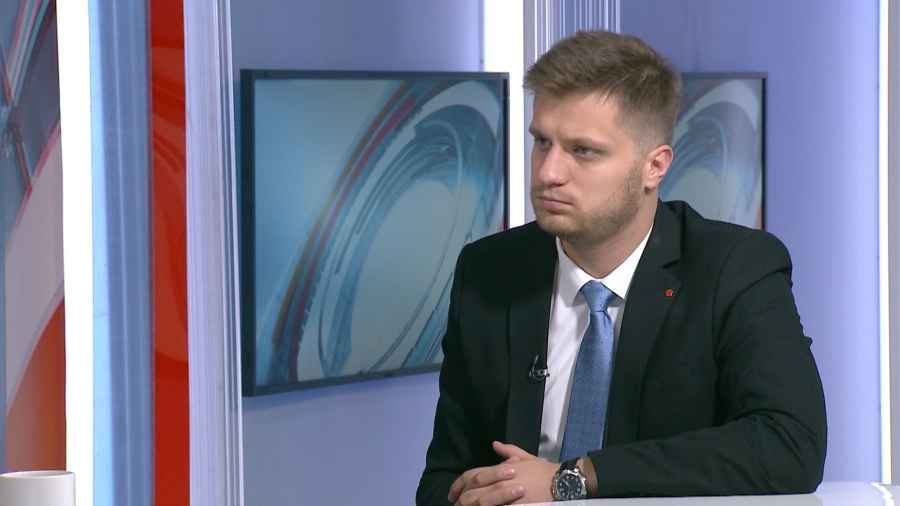 IRFAN ČENGIĆ, DIREKTNO: “Ministar zdravlja se godinu dana krije, a prvi prima vakcinu, Vlada FBiH radi na neustavan način i donosi mjere…