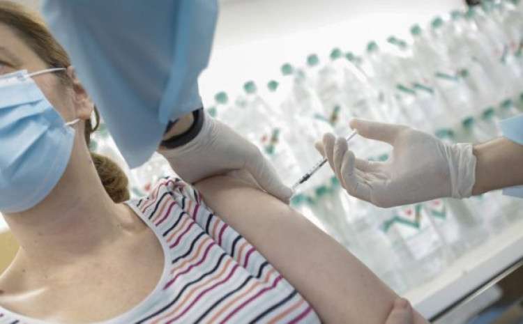 Austrija privremeno obustavila vakcinisanje AstraZenecom nakon smrtnog slučaja