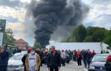 Pucnjevi i eksplozije na ulazu ka Cetinju, sveštenstvo helikopterom stiglo u manastir