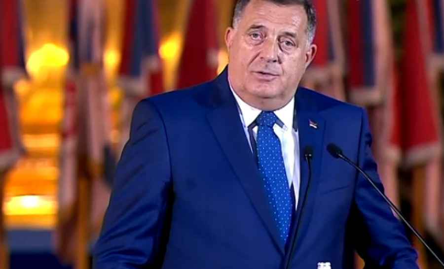 KAKAV DEBAKL U BEOGRADU: Srbovanje Dodika i Vučića doživjelo nezapamćen fijasko, pogledajte koliko se ljudi okupilo na proslavi Dana zastave u milionskom glavnom gradu Srbije
