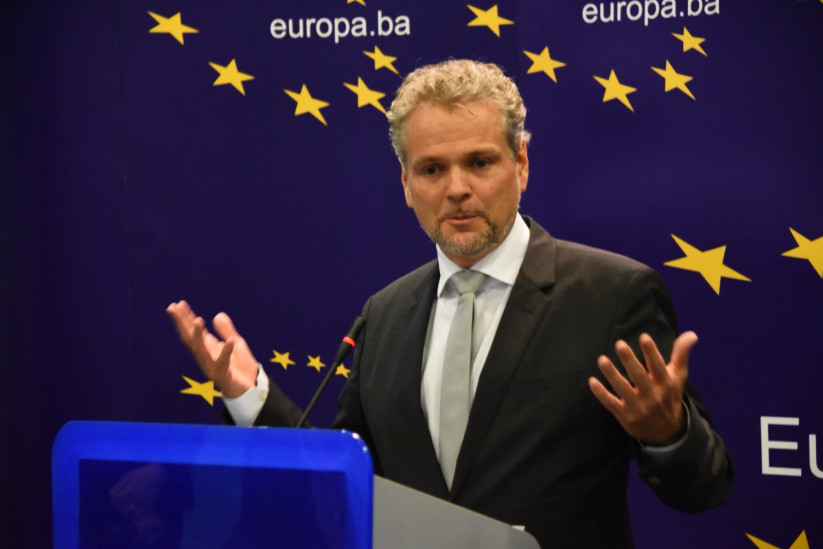 AMBASADOR EU U BiH JOHANN SATTLER: “Bh. političari trebaju imati ambicije, a ne da kucaju na vrata Schmidta”