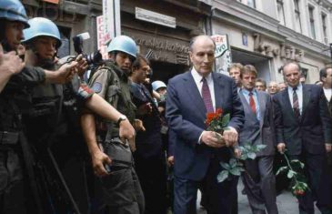 KNJIGA KOJA JE U FRANCUSKOJ ODJEKNULA KAO “BOMBA”: Kada je François Mitterrand bio u “mirovnoj” posjeti Sarajevu BIO JE U VEZI SA 50 GODINA MLAĐOM ŽENOM