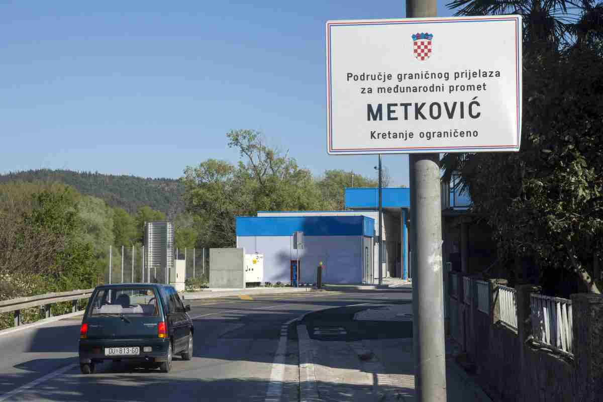 Šokantno otkriće hrvatskih medija: Ušli smo u dućan kod Metkovića i izašli u BiH. Bez ikakve kontrole