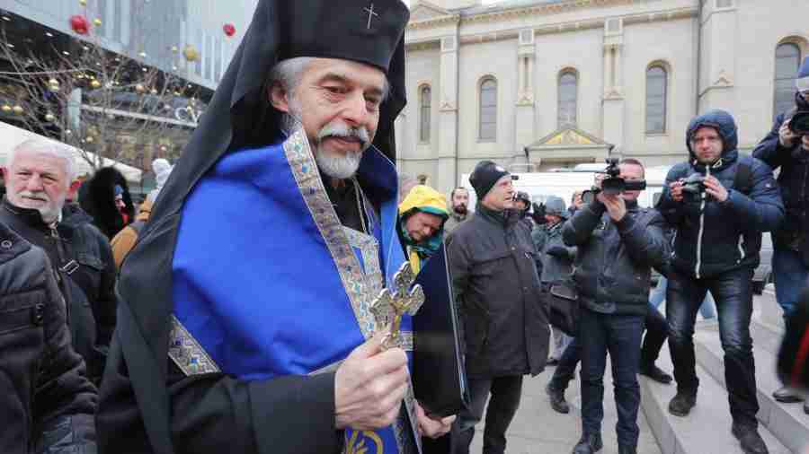 NE SMIRUJE SE VERBALNI S-H RAT: “U Hrvatskoj se pokušava oživjeti ustaška pravoslavna crkva!”