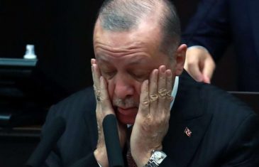 ERDOGAN SE UHVATIO ZA GLAVU: Ne želi poslušati savjete privrednika dok…