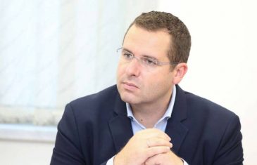 RADOVAN KOVAČEVIĆ OTPUSTIO KOČNICE: “Vukanović i ostali vazali iz kinder jajeta usamljeni čekaju mrvice sa sarajevskog stola”