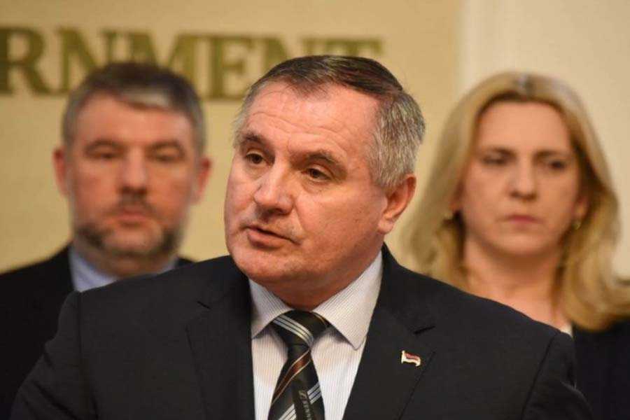 “PRIŠAO IM SAZADA”: Višković kaže da im se Schmidt “uvukao” iza leđa, tvrdi da želi ukloniti Dodika iz politike…