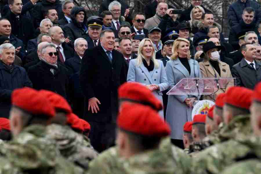 UGLEDNI FRANCUSKI LIST IZVJEŠTAVA: “Obilježavanje 9. januara predstavljalo je paravojnu demonstraciju sile, imali su podršku Srbije i Hrvatske u tome…”