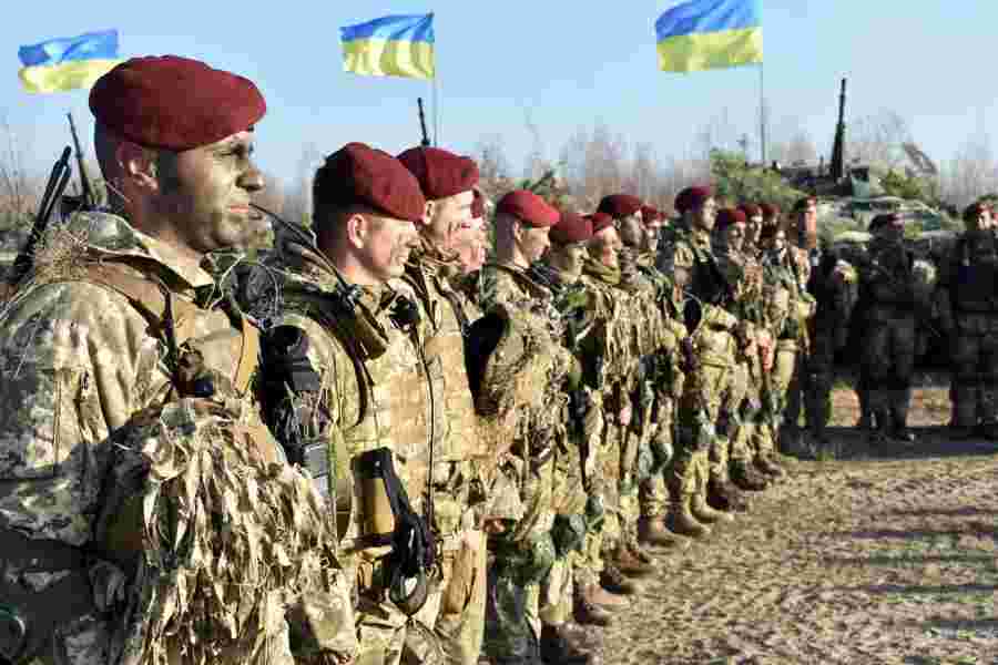 NAPETO NA GRANICI: Američki senatori Ukrajini obećali oružje, stigao i kontigent Kanađana