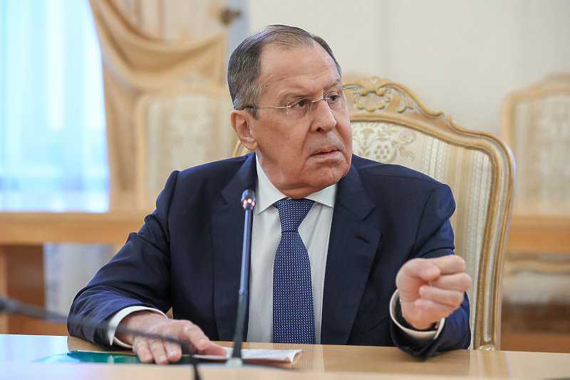 SERGEJ LAVROV ŠOKIRAO CRNOM PROGNOZOM: “Zapad se opasno približava rubu DIREKTNOG vojnog sukoba između nuklearnih sila”