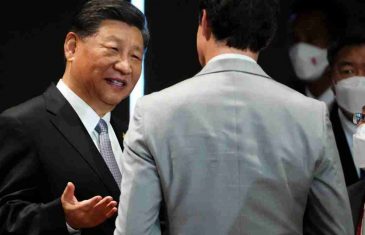 INCIDENT NA SAMITU U INDONEZIJI: Isfrustrirani kineski lider povlači u stranu premijera Kanade i upozorava ga – “Justine, to nije uredu!”