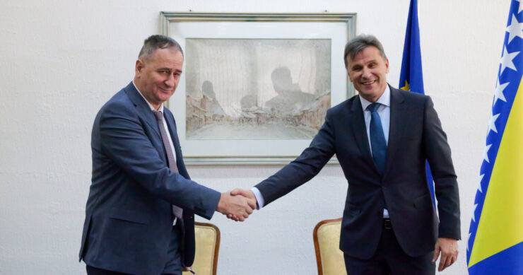 Optuženi Novalić sa predsjednikom VSTV-a potpisao Memorandum za “Palatu pravde”