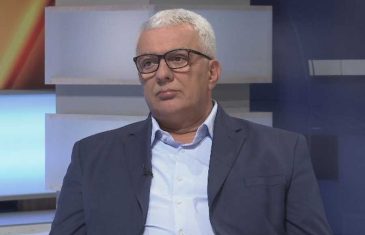 VOJVODA ANDRIJA MANDIĆ ZAKUKAO: “Srbi ne mogu u Vladu Crne Gore, a Bošnjačka stranka može…”