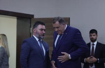 Košarac brani svog šefa: Dodika kritikuju oni koji samo na slikama mogu gledati Putina ili Orbana