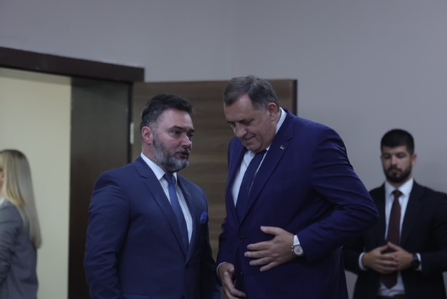 Košarac brani svog šefa: Dodika kritikuju oni koji samo na slikama mogu gledati Putina ili Orbana