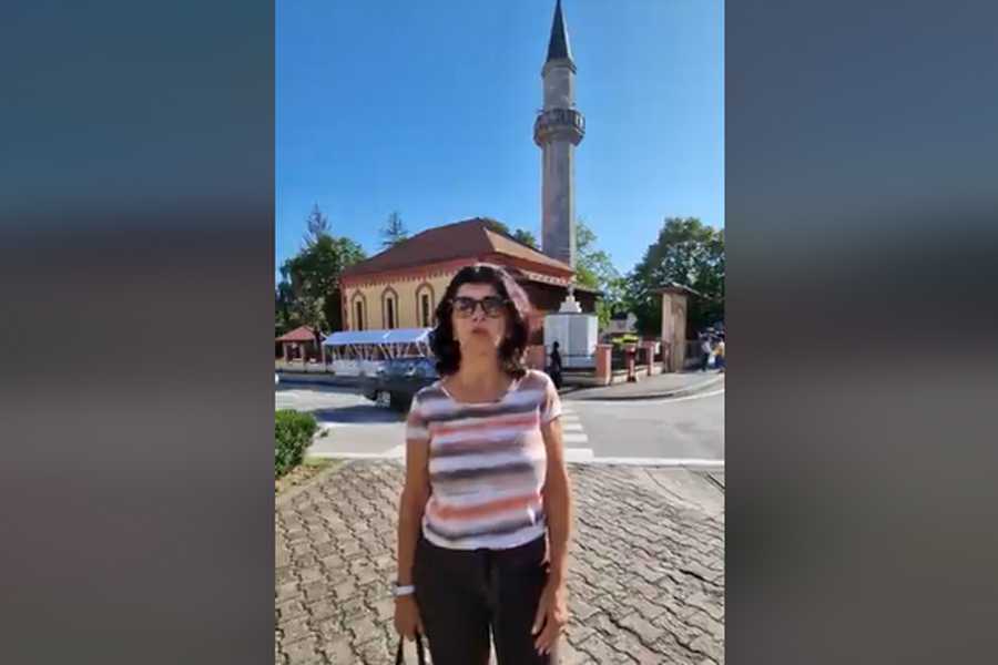 ELVIRA ABDIĆ JELENOVIĆ ODGOVORILA NA TEŠKE OPTUŽBE: “Uvijek su ljudi u Velikoj Kladuši pili alkohol i jeli svinjetinu. Tako da zna to i taj hodža…”