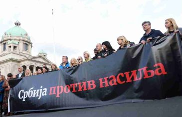 Sa demonstracija u Srbiji poručeno: Protestujemo protiv onih koji su u*ijali Sarajevo