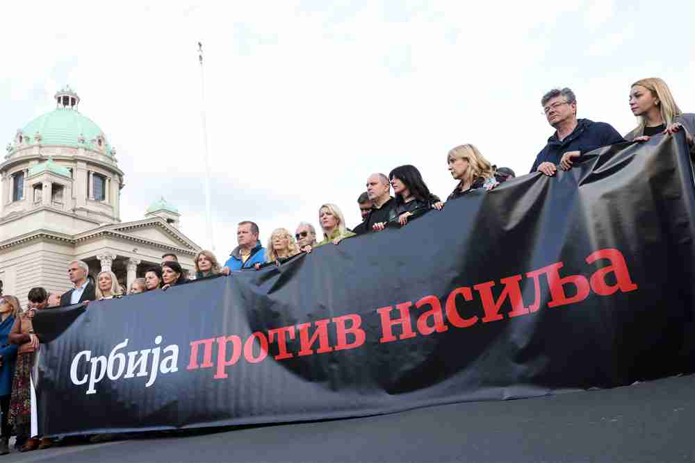 Sa demonstracija u Srbiji poručeno: Protestujemo protiv onih koji su u*ijali Sarajevo