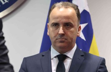 DŽENAN ĐONLAGIĆ, DELEGAT U DOMU NARODA PSBiH: Ovo su dokazi, dobro pazite šta planiraju čelnici Trojke…