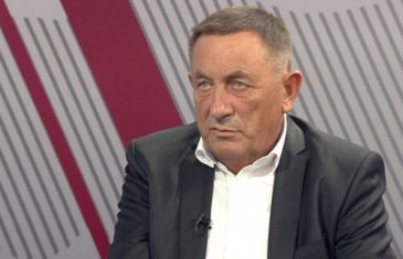 NEVJEROVATNO: Milovan Cicko Bjelica i Mato Đaković na istom zadatku, pogledajte kako politički “protivnik” i “nezavisni” novinar hvale Dodika…