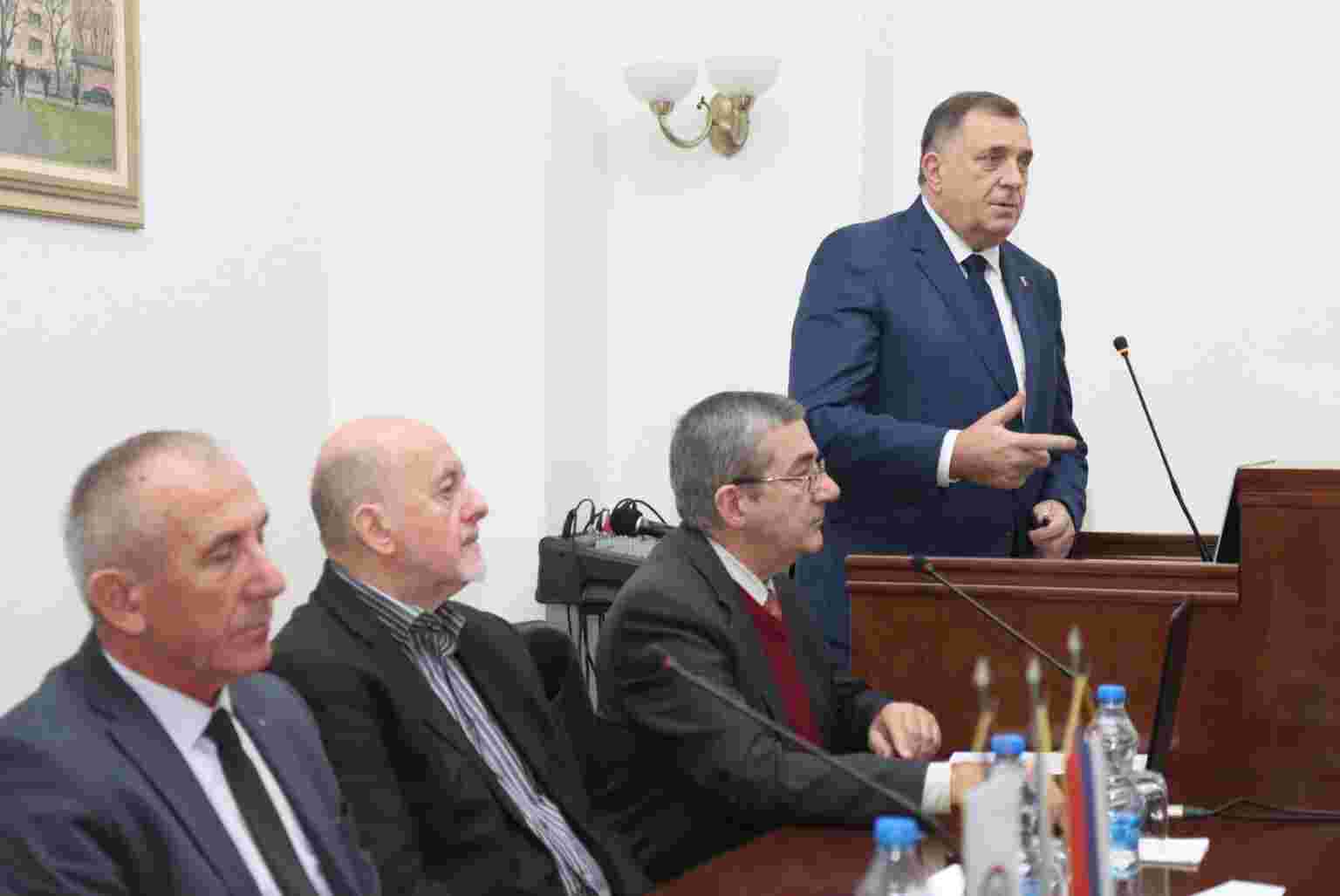 Dodik pričao nebuloze: Bošnjaci žele šerijat, jedini odgovor je samostalnost RS