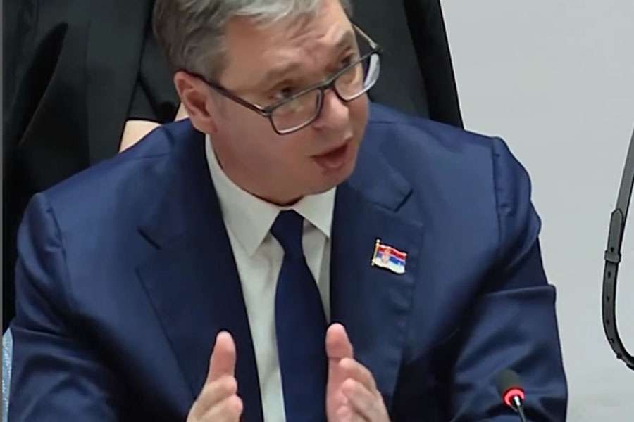 “NISMO NAUČILI NI DA LEŽIMO NI DA KLEČIMO NI PRED JEDNOM SILOM” Predsjednik Vučić: Veću svetinju od Srbije nemamo