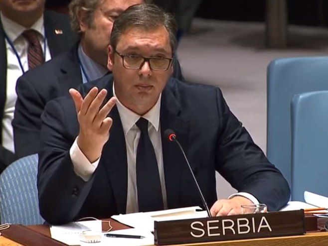 VUČIĆ NE ZNA KUD UDARA: „Najmoćnije zapadne sile, koje su stale iza rezolucije o Srebrenici, ne znaju u kakvom su problemu zbog angažmana Srbije…“