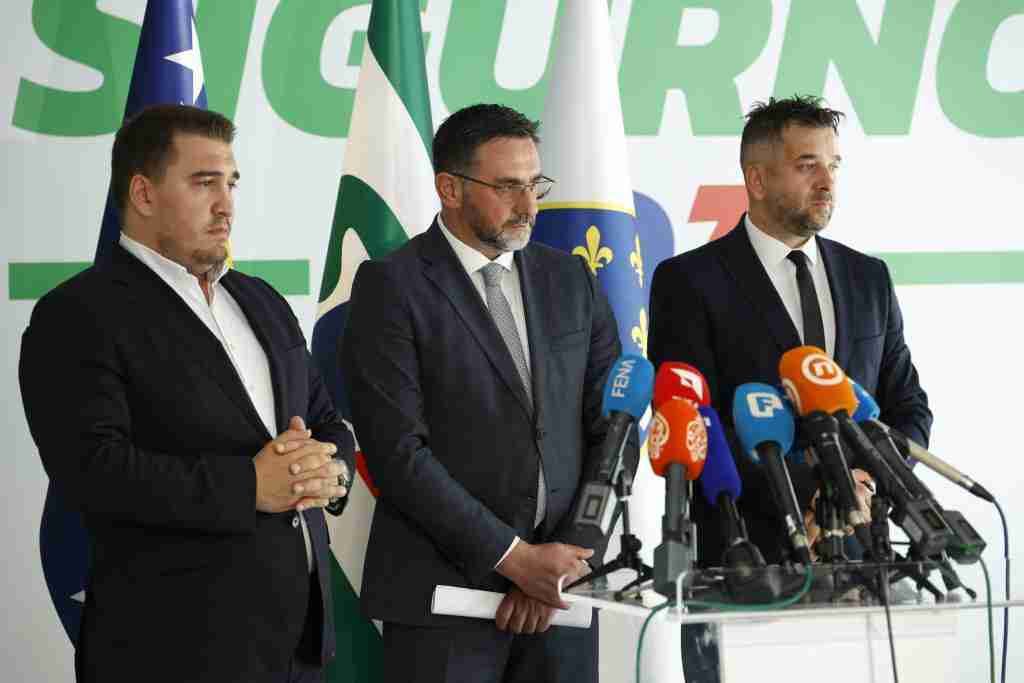 Potpredsjednici SDA o situaciji u BiH: Napravili smo 47 stranica izdaja “Trojke”, stabilna preduzeća u problemima…
