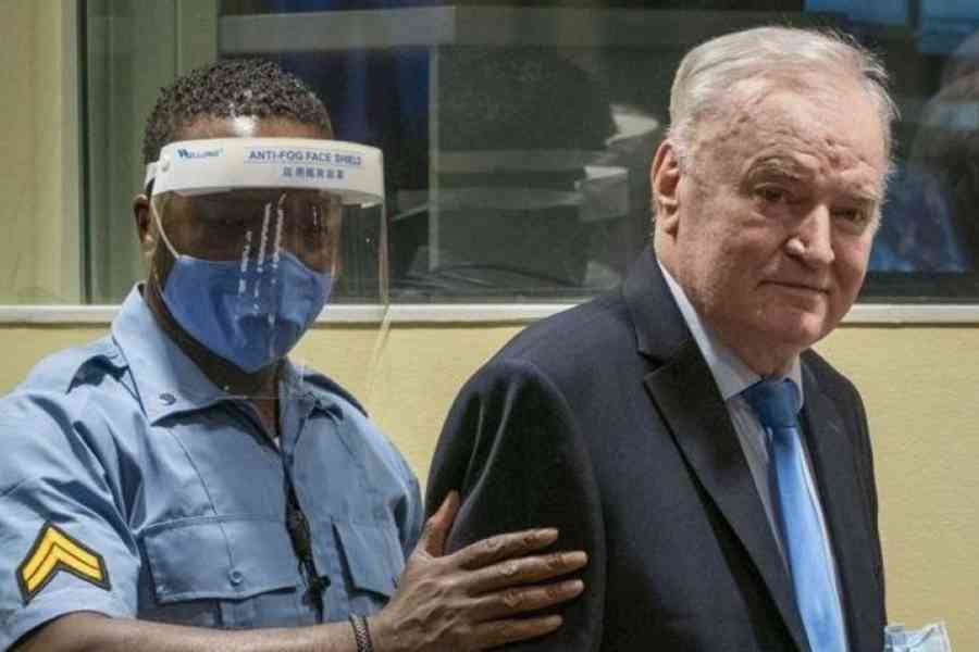 NAVODNO JE TEŠKO BOLESTAN: Advokati traže hitno oslobađanje zločinca Mladića