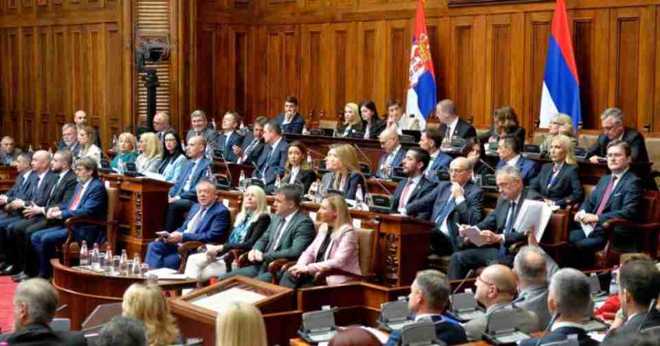PRST U OKO AMERIKANCIMA: Nova vlada Srbije zagledana u Moskvu, Vučić ima svoje Bošnjake