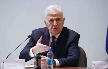PROFESOR MUHASILOVIĆ: “Čović opoziciju iz RS-a drži u pričuvi da može ucjenjivati Dodika”