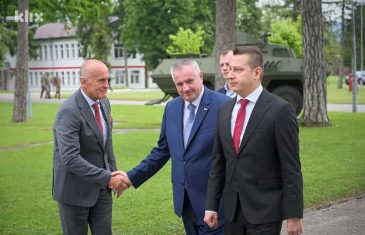 SKANDAL: Radovan Višković ušao u kasarnu Kozara uprkos Helezovoj naredbi da mu se zabrani ulaz