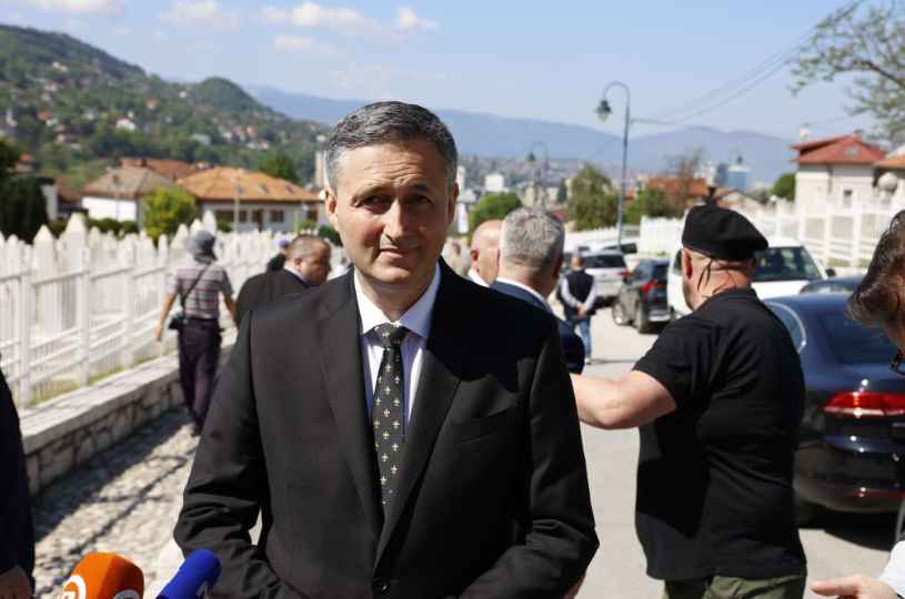 Bećirović: U priručniku koji se zove ‘Istorija RS’ piše da je Dragan Čović jedan od tri ključna stuba velikosrpske politike