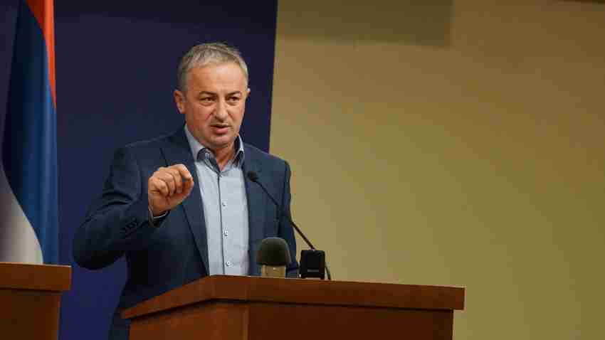 BRANISLAV BORENOVIĆ DIREKTNO: “Dodikovom režimu odgovara samo tenzija, samo izolacija i, ne daj bože, bilo kakvi konflikti na koje i javno pozivaju”