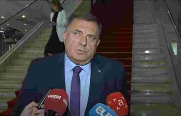 KOLUMNISTA DODIK: Dodik u tekstu za “Jerusalem Post” napao Sarajevo, baronesu Helić i bošnjački narod